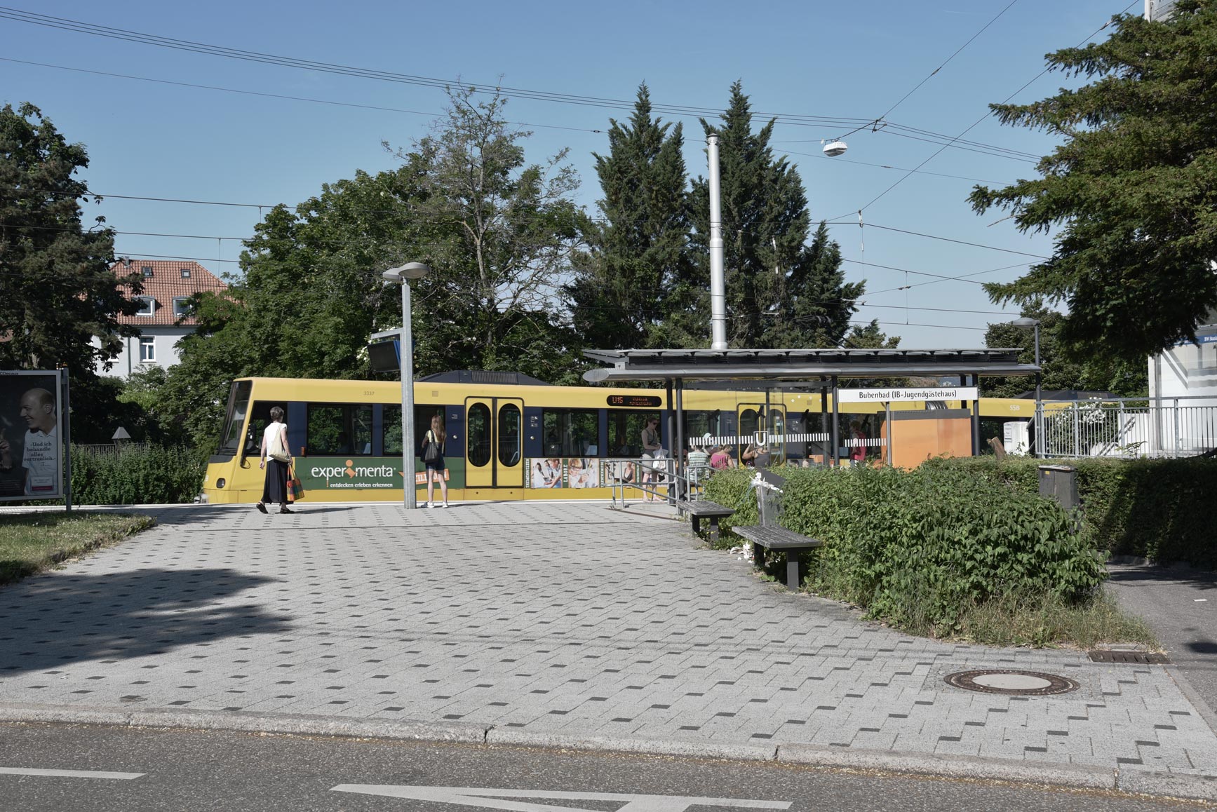 Platzartige Situation zur Gänsheidestraße